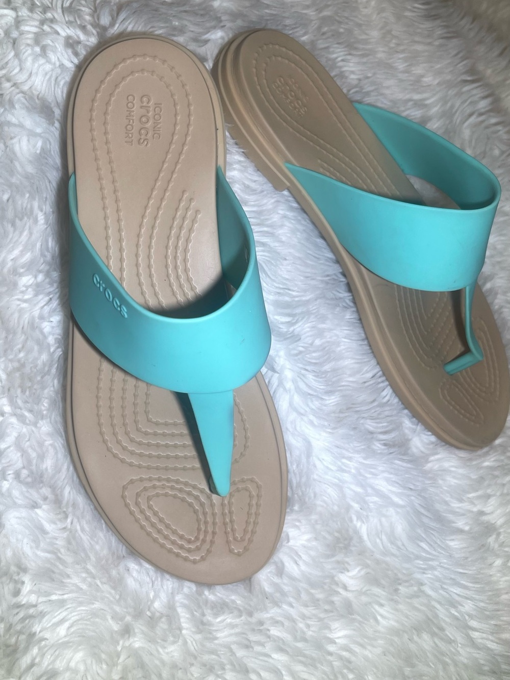 Crocs tulum flip Women's Thong Sandals size 6